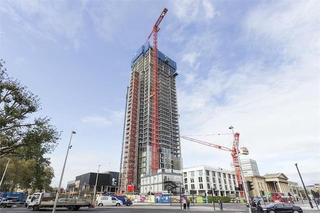  Image of 1 bedroom Flat for sale in Elephant & Castle London SE1 at Elephant and Castle  London, SE1 6SQ