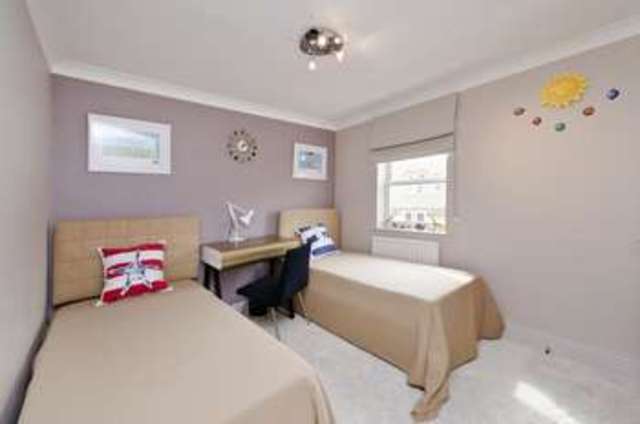  Image of 2 bedroom Flat to rent in Oriel Drive London SW13 at Oriel Drive  Harrods Village, SW13 8HG