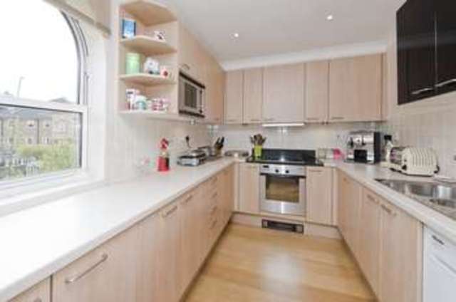  Image of 2 bedroom Flat to rent in Oriel Drive London SW13 at Oriel Drive  Harrods Village, SW13 8HG