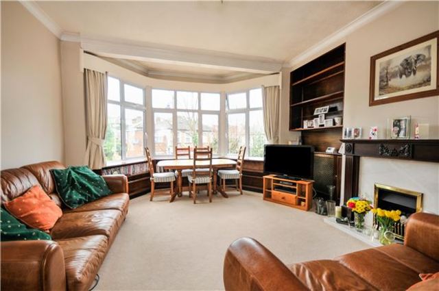  Image of 3 bedroom Flat for sale in Park Hill Carshalton SM5 at Surrey, SM5 3RU