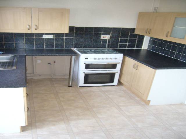  Image of 3 bedroom Semi-Detached house to rent in Park View Dodworth Barnsley S75 at Dodworth  Dodworth, S75 3RE