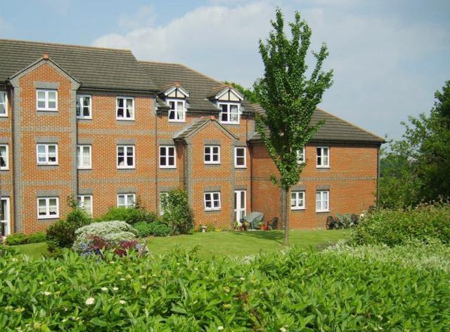  Image of 1 bedroom Apartment to rent in Marvels Lane London SE12 at Paxton Court Marvels Lane Lewisham, SE12 9QQ