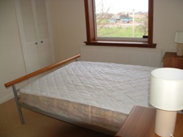  Image of 2 bedroom Flat to rent in Pilton Avenue Edinburgh EH5 at Pilton Edinburgh Edinburgh, EH5 2HP