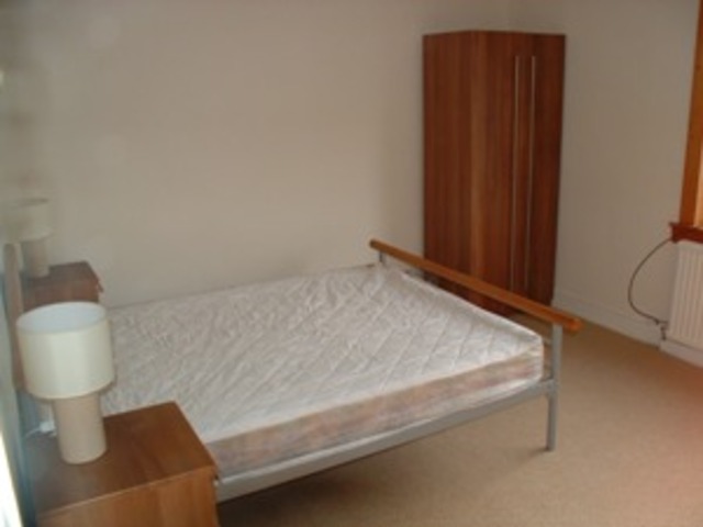  Image of 2 bedroom Flat to rent in Pilton Avenue Edinburgh EH5 at Pilton Edinburgh Edinburgh, EH5 2HP