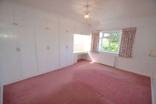  Image of 4 bedroom Detached house to rent in Pine Hill Epsom KT18 at Pine Hill  Epsom, KT18 7BG