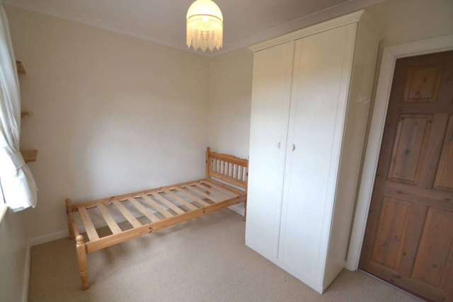  Image of 4 bedroom Detached house to rent in Pine Hill Epsom KT18 at Pine Hill  Epsom, KT18 7BG