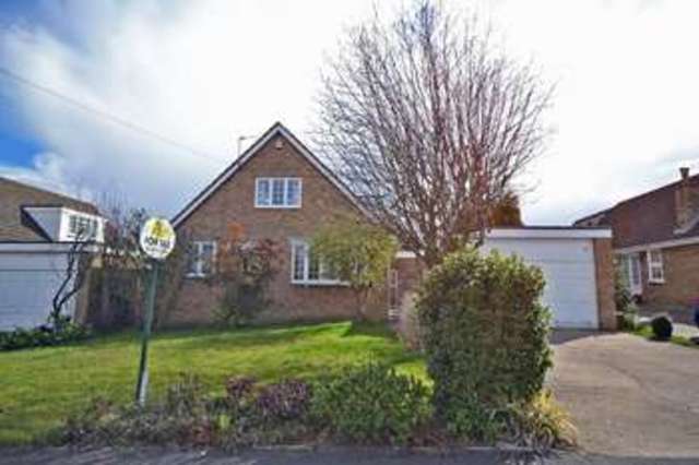 Image of 4 bedroom Detached house for sale in Pledwick Lane Wakefield WF2 at Sandal Wakefield West Yorkshire, WF2 6DN