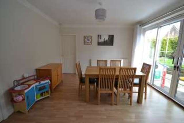  Image of 4 bedroom Detached house for sale in Pledwick Lane Wakefield WF2 at Sandal Wakefield West Yorkshire, WF2 6DN