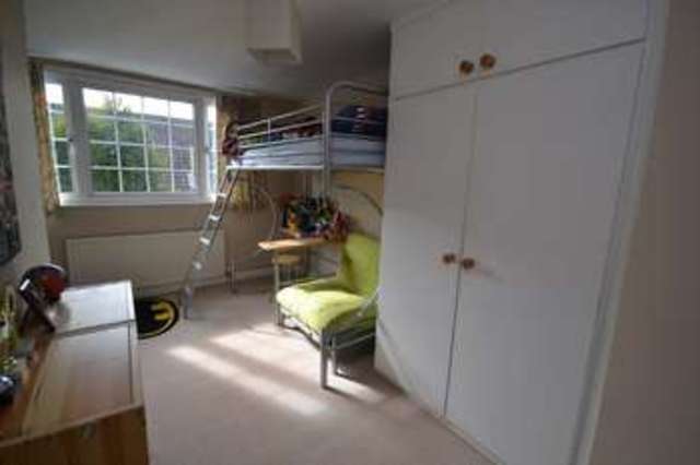  Image of 4 bedroom Detached house for sale in Pledwick Lane Wakefield WF2 at Sandal Wakefield West Yorkshire, WF2 6DN