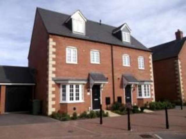  Image of 4 bedroom Semi-Detached house for sale in Plover Road Leighton Buzzard LU7 at Leighton Buzzard Bedfordshire Billington, LU7 4AW