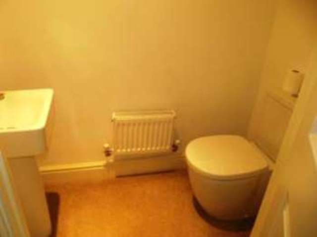  Image of 4 bedroom Semi-Detached house for sale in Plover Road Leighton Buzzard LU7 at Leighton Buzzard Bedfordshire Billington, LU7 4AW