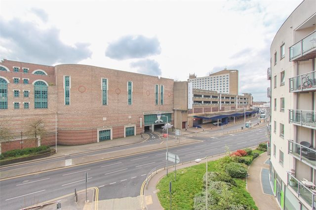  Image of 2 bedroom Flat to rent in Lord Street Watford WD17 at 2 Lord Street  Watford, WD17 2LQ