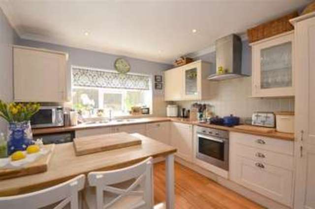  Image of 2 bedroom Ground Flat for sale in Queens Road Crowborough TN6 at Crowborough East Sussex Crowborough, TN6 1EH