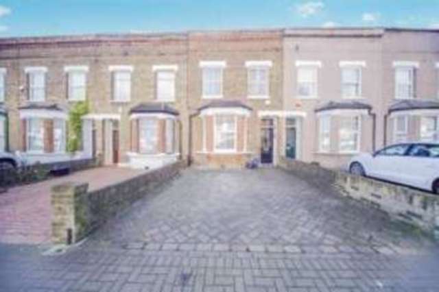  Image of 3 bedroom Terraced house for sale in Ravenscroft Road Beckenham BR3 at Beckenham  Beckenham, BR3 4TN