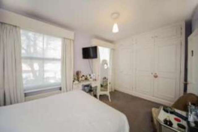  Image of 3 bedroom Terraced house for sale in Ravenscroft Road Beckenham BR3 at Beckenham  Beckenham, BR3 4TN