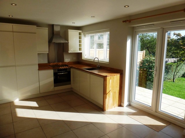  Image of 3 bedroom Detached house to rent in Raymond Crescent Guildford GU2 at Guildford, GU2 7SZ