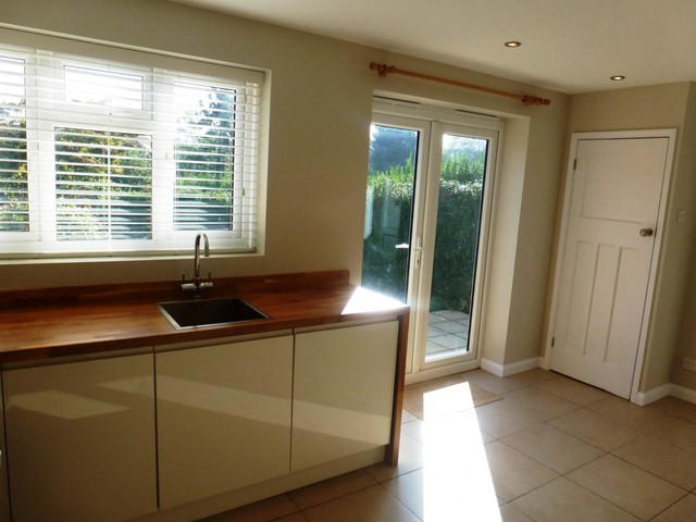 Image of 3 bedroom Detached house to rent in Raymond Crescent Guildford GU2 at Guildford, GU2 7SZ