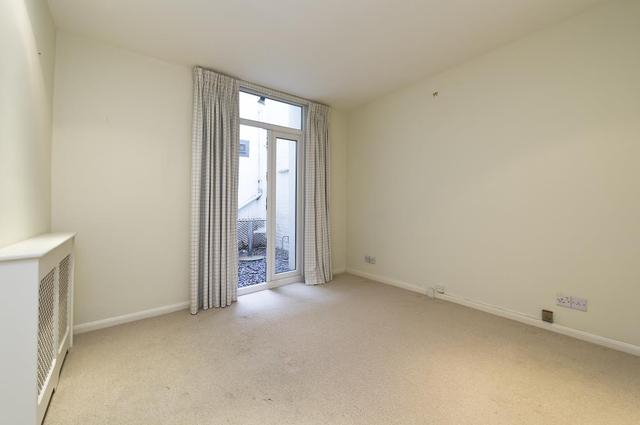  Image of 1 bedroom Flat for sale in Redcliffe Square London SW10 at Redcliffe Square  London, SW10 9BN