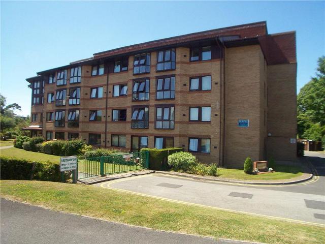  Image of 1 bedroom Apartment to rent in Lansdowne Gardens Bournemouth BH1 at Restharrow Lansdowne Gardens Bournemouth, BH1 1QR