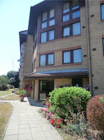 Image of 1 bedroom Apartment to rent in Lansdowne Gardens Bournemouth BH1 at Restharrow Lansdowne Gardens Bournemouth, BH1 1QR