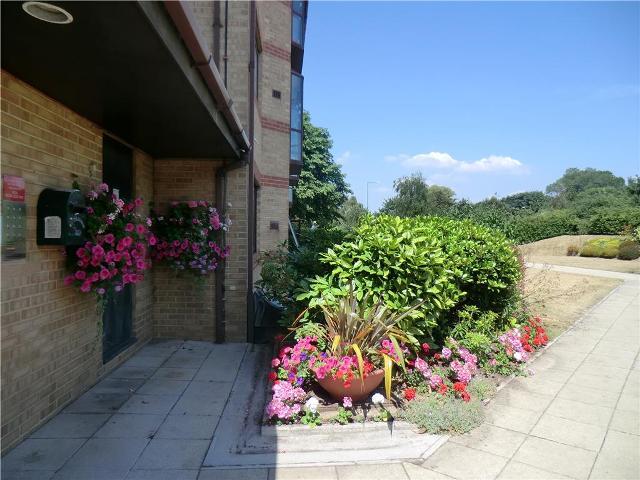  Image of 1 bedroom Apartment to rent in Lansdowne Gardens Bournemouth BH1 at Restharrow Lansdowne Gardens Bournemouth, BH1 1QR