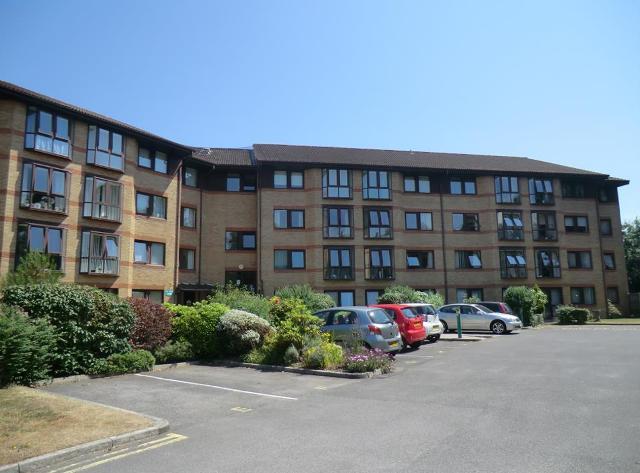  Image of 1 bedroom Apartment to rent in Lansdowne Gardens Bournemouth BH1 at Restharrow Lansdowne Gardens Bournemouth, BH1 1QR