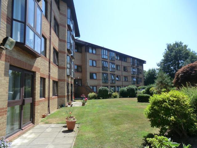  Image of 1 bedroom Apartment to rent in Lansdowne Gardens Bournemouth BH1 at Restharrow Lansdowne Gardens Bournemouth, BH1 1QR