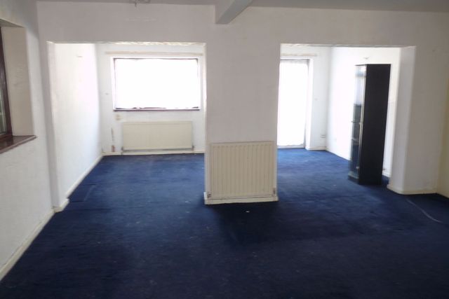  Image of 5 bedroom Terraced house to rent in Rhone Close Sparkhill Birmingham B11 at RHONE CLOSE  BIRMINGHAM, B11 4HR