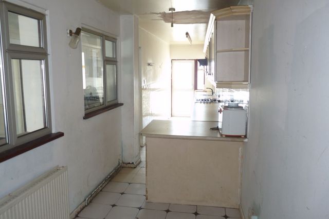  Image of 5 bedroom Terraced house to rent in Rhone Close Sparkhill Birmingham B11 at RHONE CLOSE  BIRMINGHAM, B11 4HR