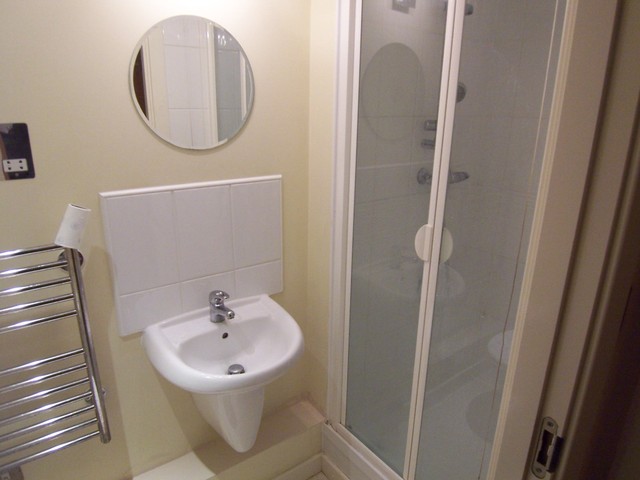  Image of 2 bedroom Flat to rent in Richmond Hill Drive Bournemouth BH2 at 1 Richmond Hill Drive  Bournemouth, BH2 6LT