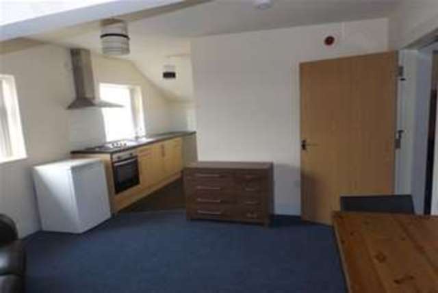  Image of 2 bedroom Flat to rent in New Hall Lane Preston PR1 at Preston, PR1 4DX