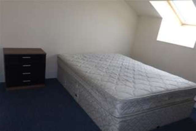  Image of 2 bedroom Flat to rent in New Hall Lane Preston PR1 at Preston, PR1 4DX
