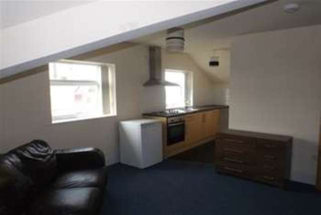  Image of 2 bedroom Flat to rent in New Hall Lane Preston PR1 at Preston, PR1 4DX