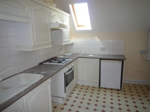  Image of 2 bedroom Flat to rent in Richmond Road Worthing BN11 at Worthing, BN11 4AF