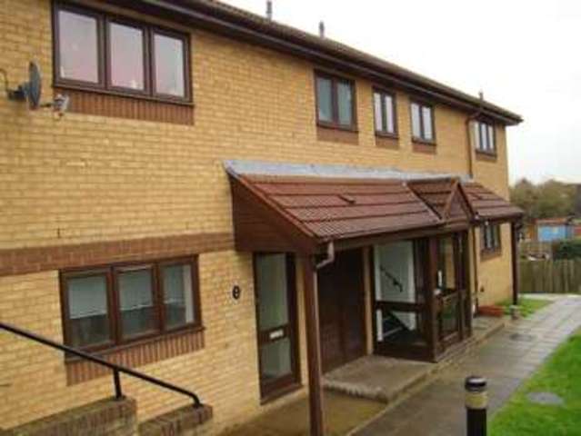  Image of 1 bedroom Flat to rent in River View Gillingham ME8 at River View  Gillingham, ME8 6XW