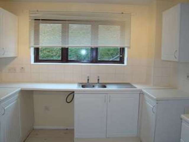  Image of 1 bedroom Flat to rent in River View Gillingham ME8 at River View  Gillingham, ME8 6XW