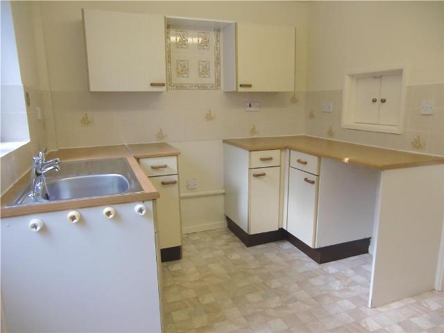  Image of 2 bedroom Cottage to rent in Redannick Lane Truro TR1 at Robartes Court Redannick Lane Truro, TR1 2XX