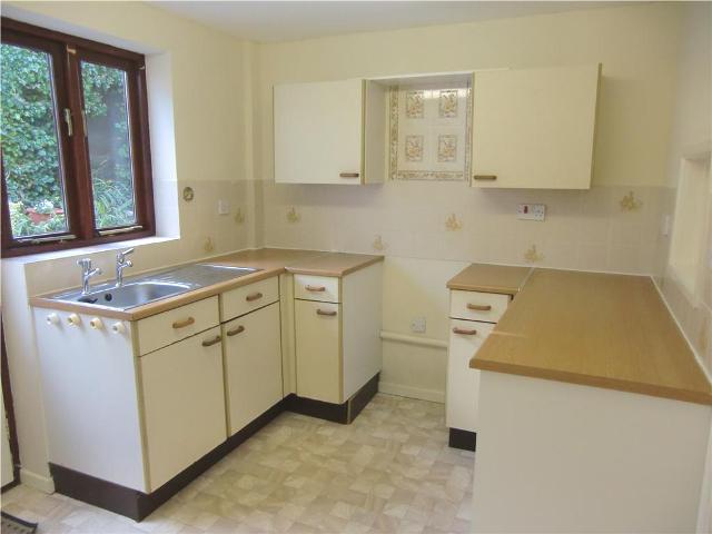  Image of 2 bedroom Cottage to rent in Redannick Lane Truro TR1 at Robartes Court Redannick Lane Truro, TR1 2XX