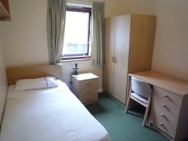  Image of Flat to rent in Meridian Way East Grinstead RH19 at East Grinstead, RH19 3GB
