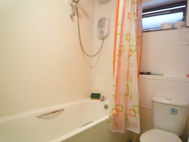 Image of Flat to rent in Meridian Way East Grinstead RH19 at East Grinstead, RH19 3GB