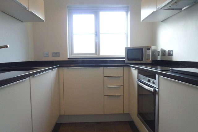  Image of 2 bedroom Flat to rent in Rosamund Close South Croydon CR2 at South Park Hill Rd  South Croydon, CR2 7EW