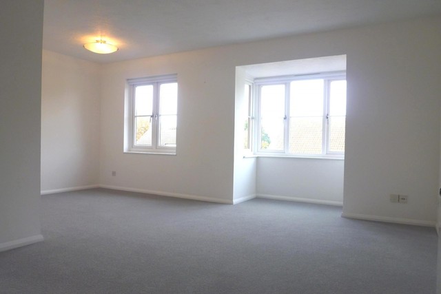  Image of 2 bedroom Flat to rent in Rosamund Close South Croydon CR2 at South Park Hill Rd  South Croydon, CR2 7EW