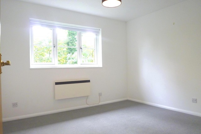  Image of 2 bedroom Flat to rent in Rosamund Close South Croydon CR2 at South Park Hill Rd  South Croydon, CR2 7EW