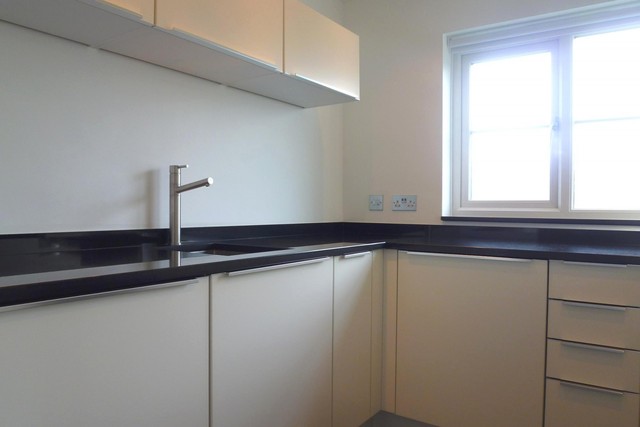  Image of 2 bedroom Flat to rent in Rosamund Close South Croydon CR2 at South Park Hill Rd  South Croydon, CR2 7EW