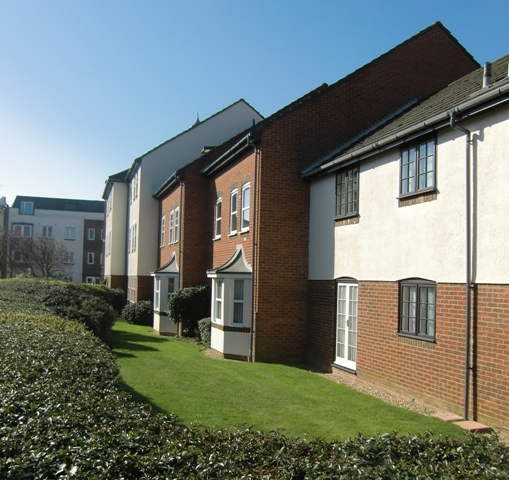  Image of 1 bedroom Apartment to rent in Gloucester Road Littlehampton BN17 at Rose Court Gloucester Road Littlehampton, BN17 7EL
