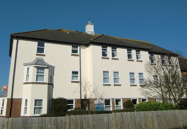  Image of 1 bedroom Apartment to rent in Gloucester Road Littlehampton BN17 at Rose Court Gloucester Road Littlehampton, BN17 7EL