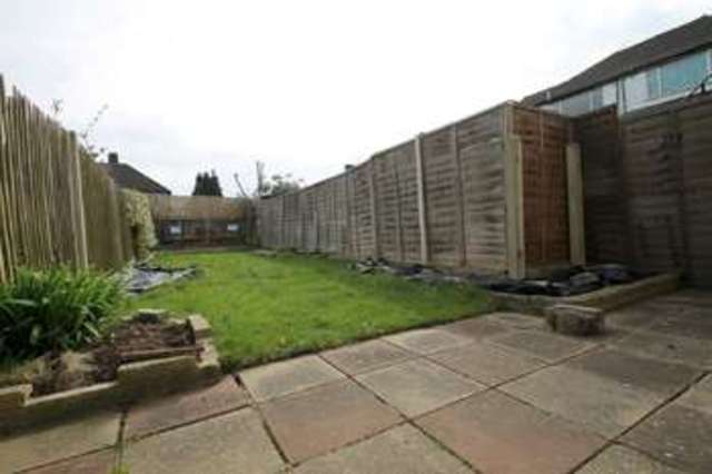  Image of 2 bedroom Detached house to rent in Rosebery Close Morden SM4 at Lower Morden, SM4 4NR