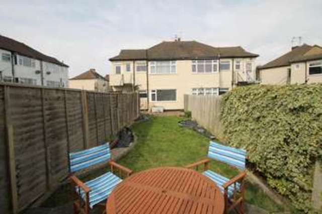  Image of 2 bedroom Detached house to rent in Rosebery Close Morden SM4 at Lower Morden, SM4 4NR