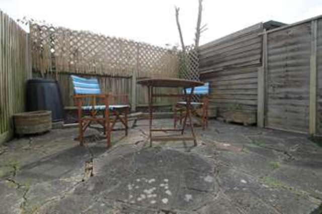  Image of 2 bedroom Detached house to rent in Rosebery Close Morden SM4 at Lower Morden, SM4 4NR