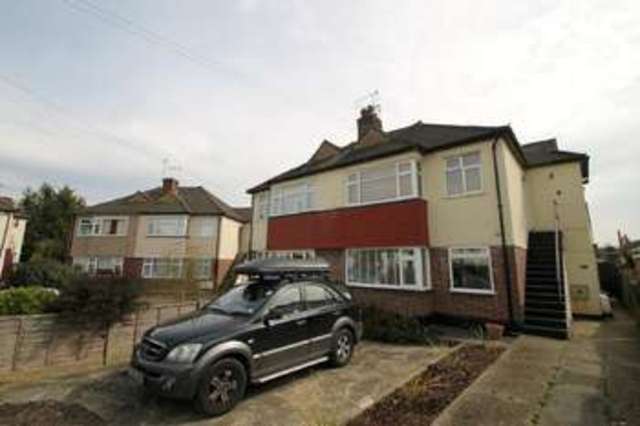  Image of 2 bedroom Detached house to rent in Rosebery Close Morden SM4 at Lower Morden, SM4 4NR